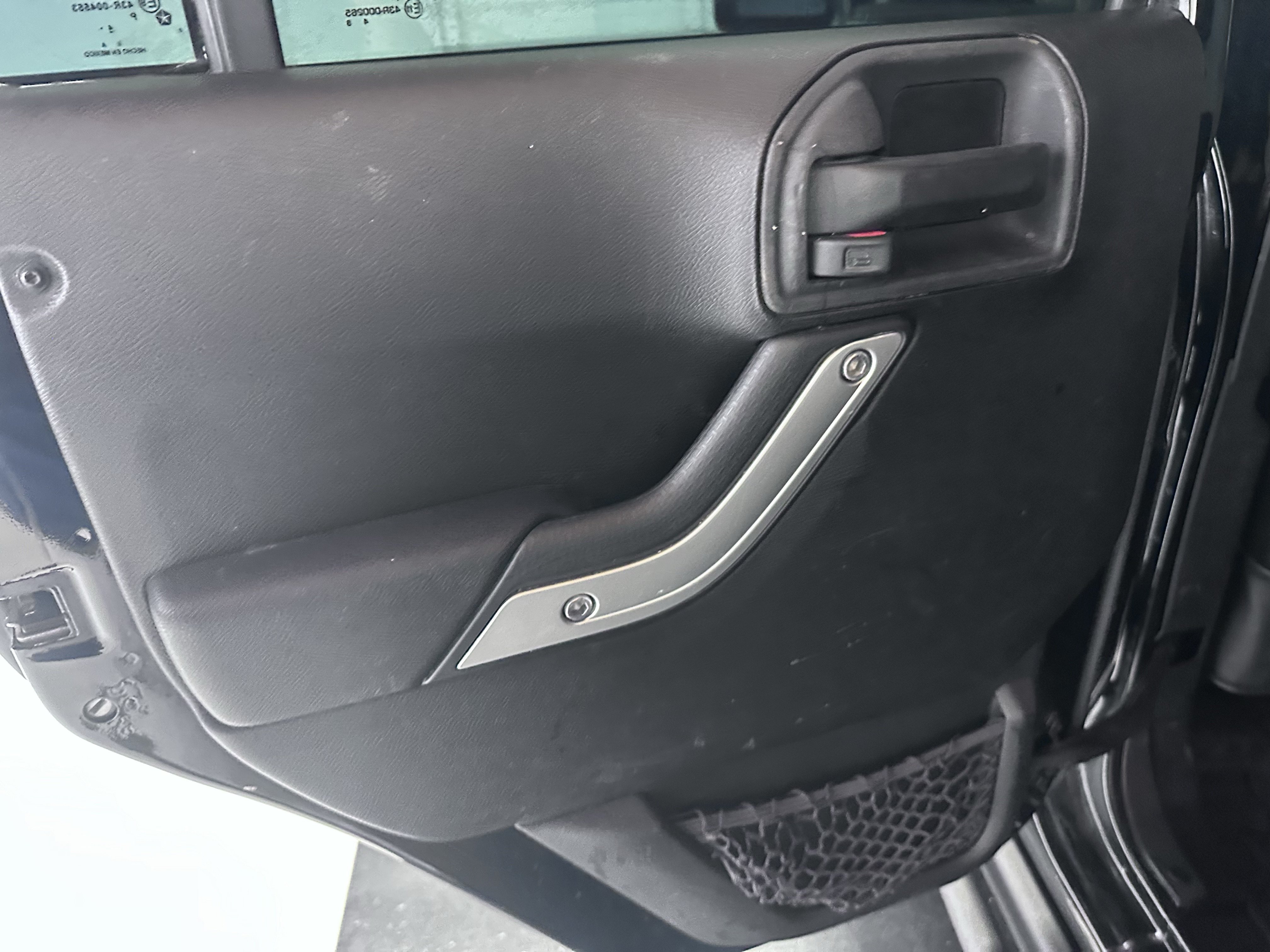 Used 2015 Jeep Wrangler Unlimited Rubicon AWD/4WD image 29