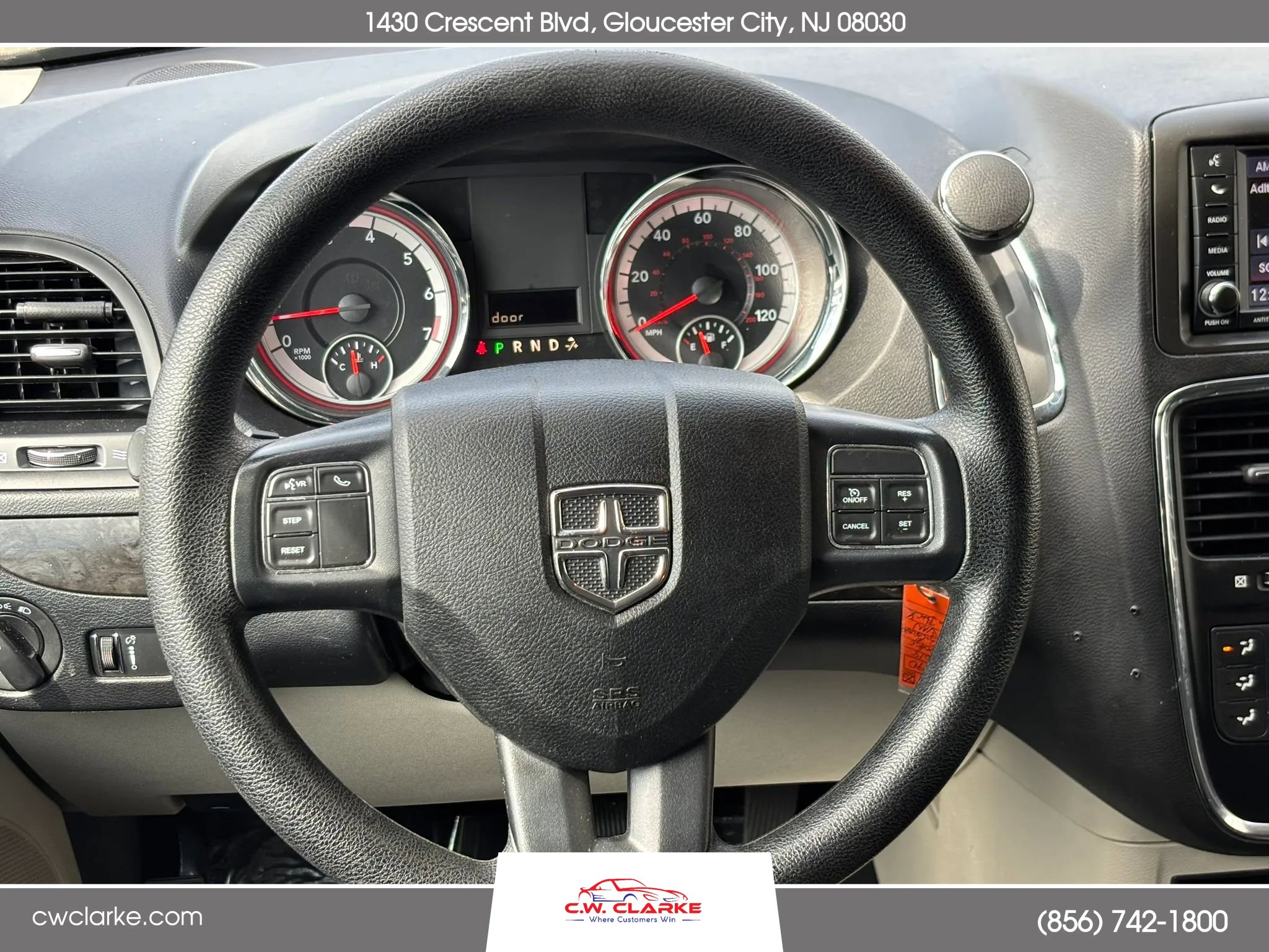 Used 2018 Dodge Grand Caravan SE w/ UConnect Hands-Free Group image 17