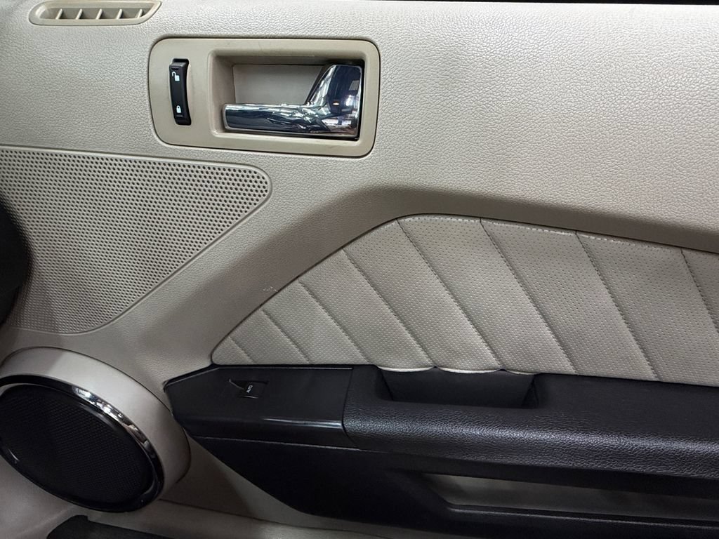 Used 2012 Ford Mustang Convertible RWD image 29