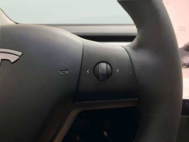 Used 2023 Tesla Model 3 Standard Range RWD image 33
