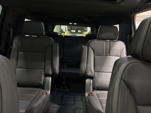 Used 2023 Chevrolet Suburban RST w/ Luxury Package image 21