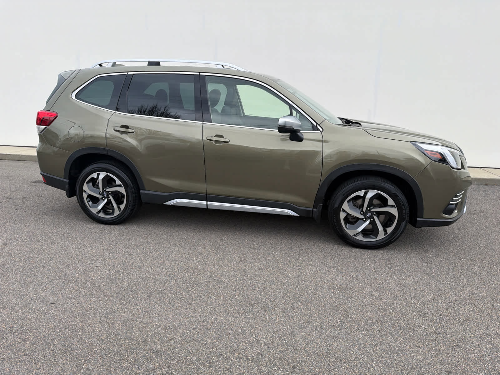 Used 2023 Subaru Forester Touring image 21