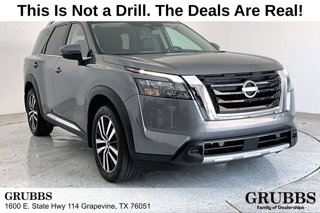 Used 2025 Nissan Pathfinder Platinum w/ Cargo Package FWD image 1