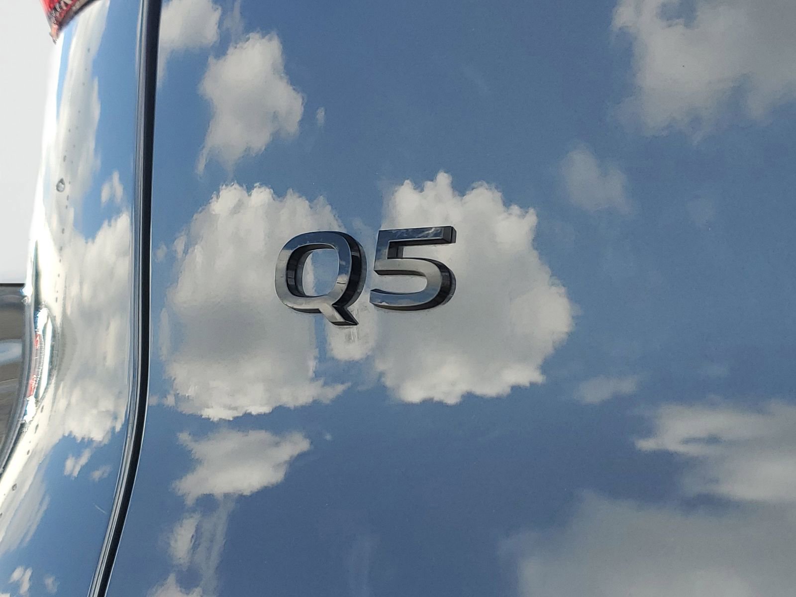 Used 2025 Audi Q5 Premium w/ Convenience Package image 7