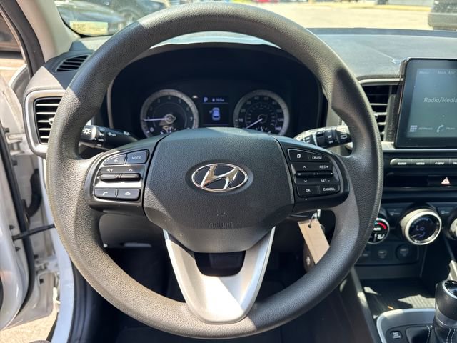 Used 2020 Hyundai Venue SEL image 18