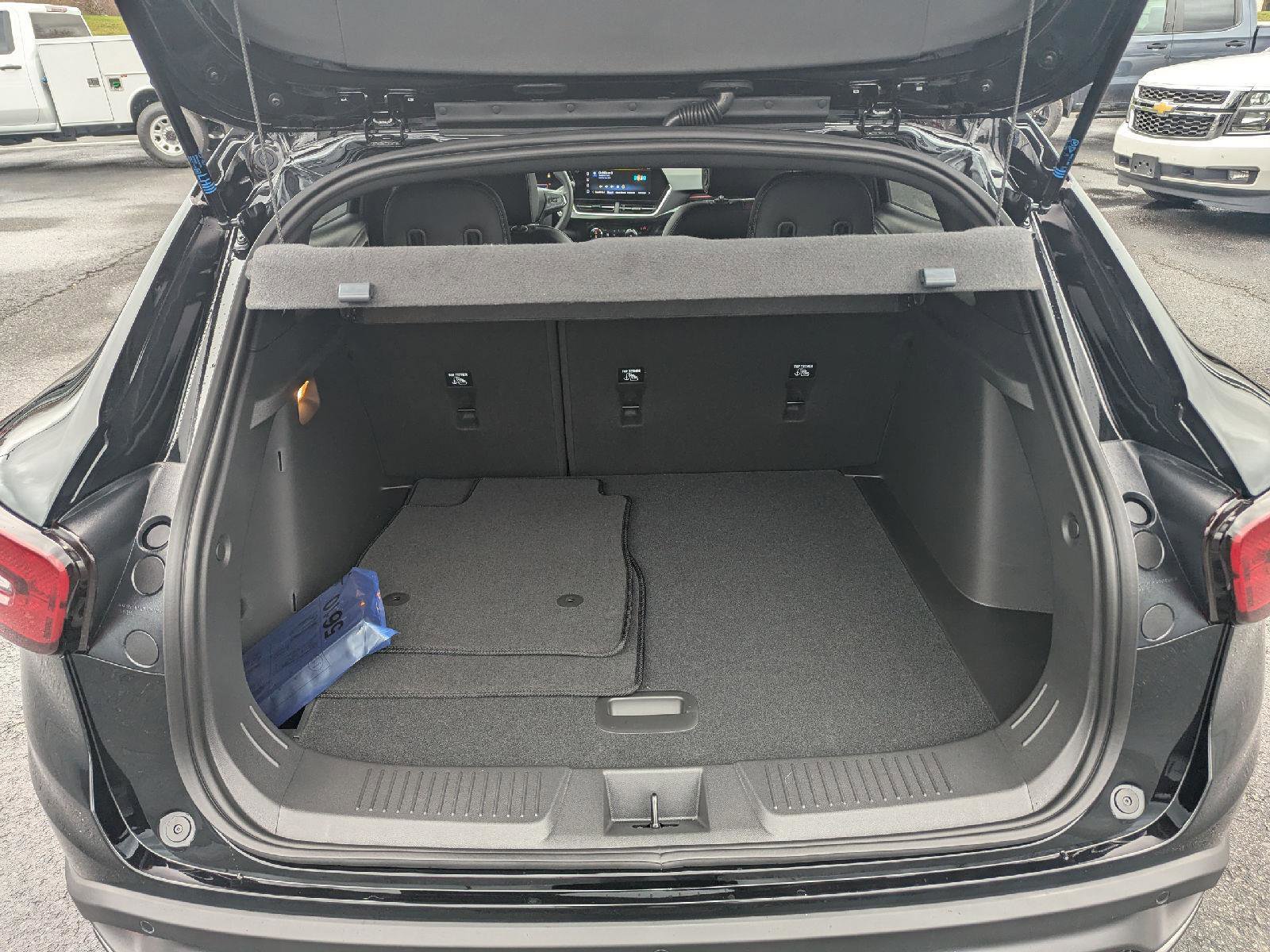 New 2026 Chevrolet Trax RS w/ Sunroof Package image 40