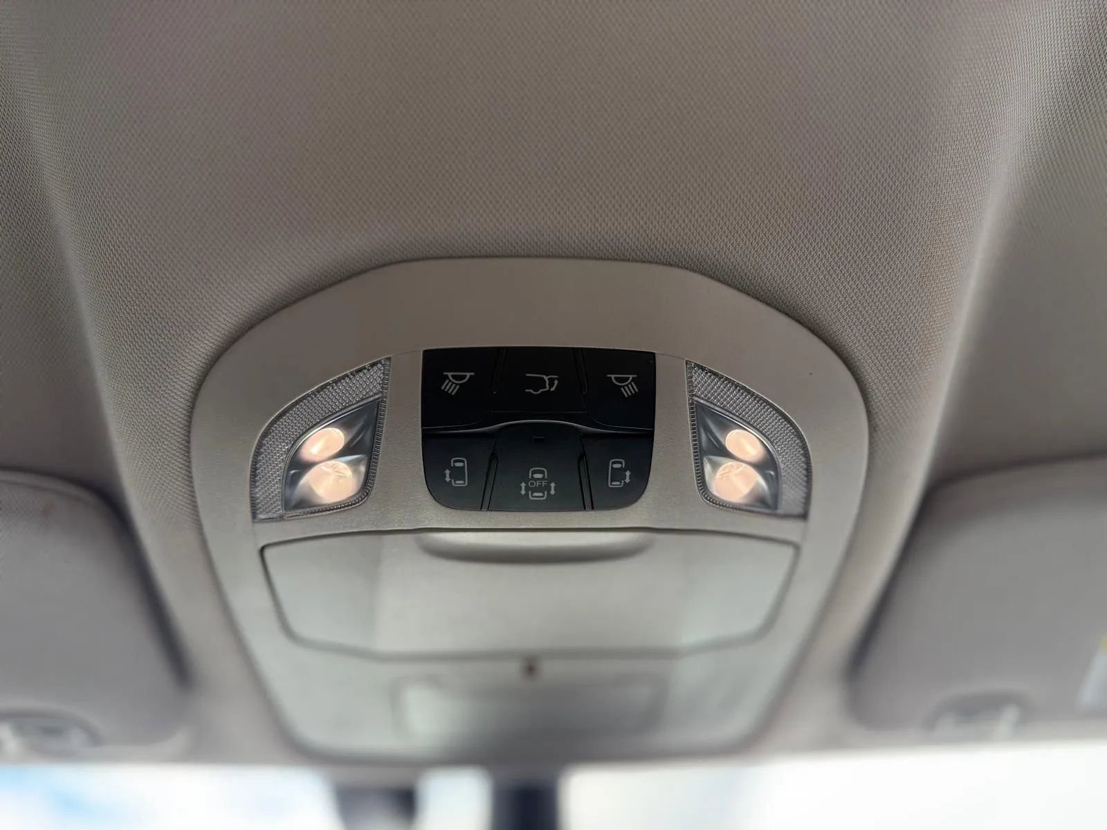 Used 2022 Chrysler Pacifica Touring-L image 20