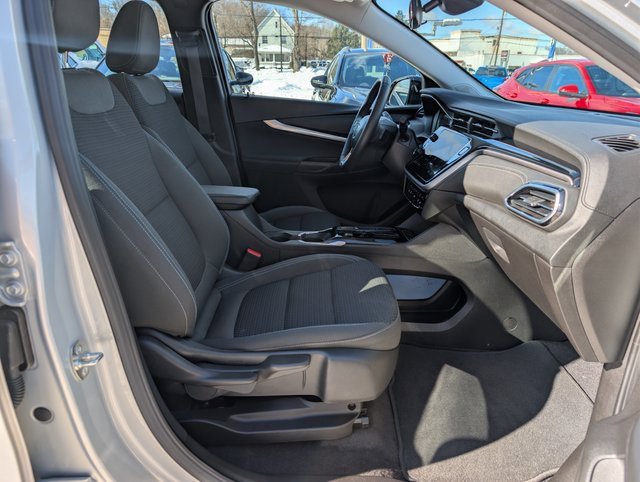 Used 2023 Chevrolet Bolt EUV LT w/ Comfort Package image 12