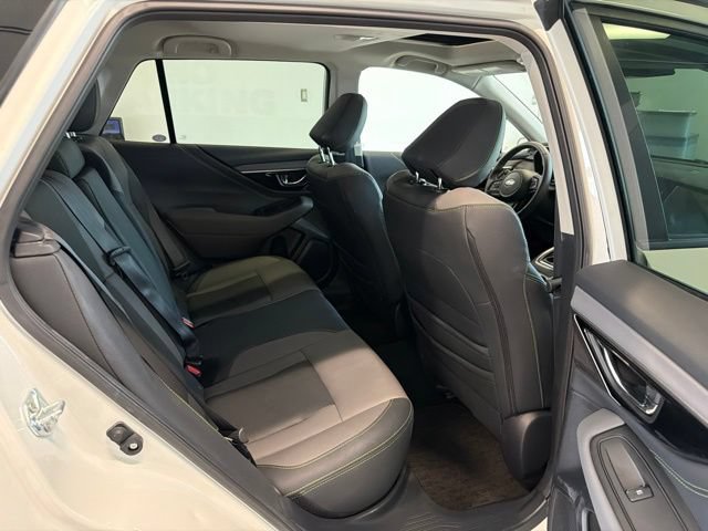 Used 2025 Subaru Outback Onyx Edition AWD/4WD image 40