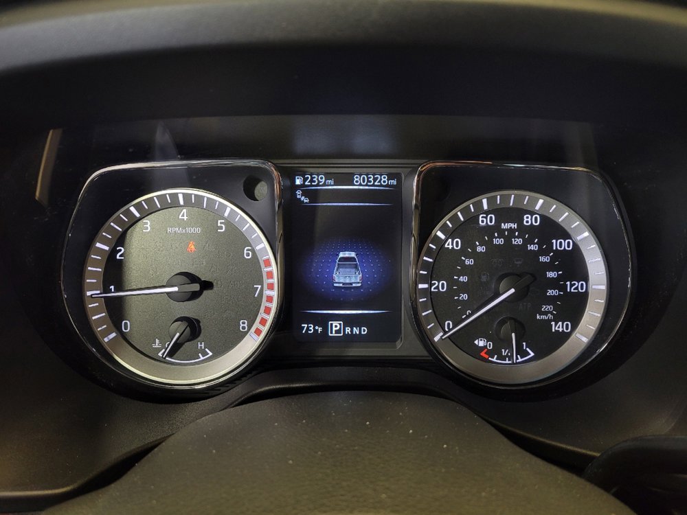 Used 2018 Nissan Titan SV w/ SV Convenience Package RWD image 23