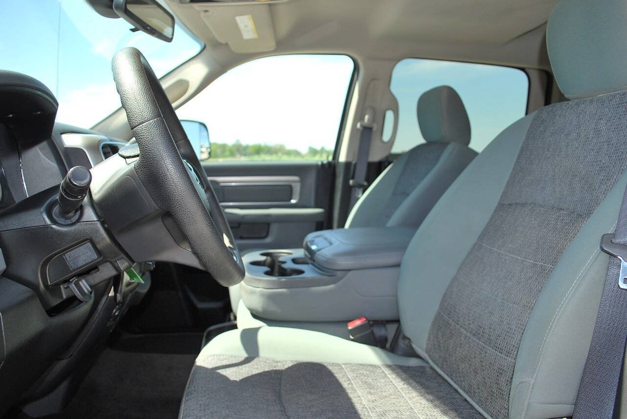 Used 2016 RAM 2500 SLT AWD/4WD image 16
