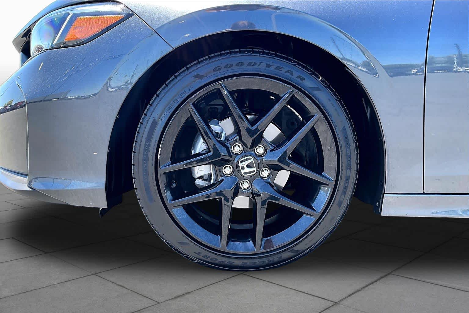 Used 2025 Honda Civic Sport image 10