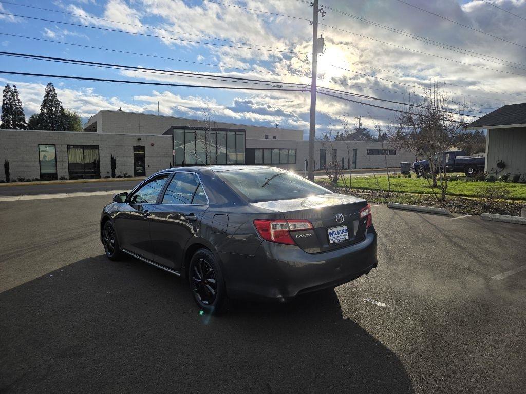 Used 2012 Toyota Camry LE image 7