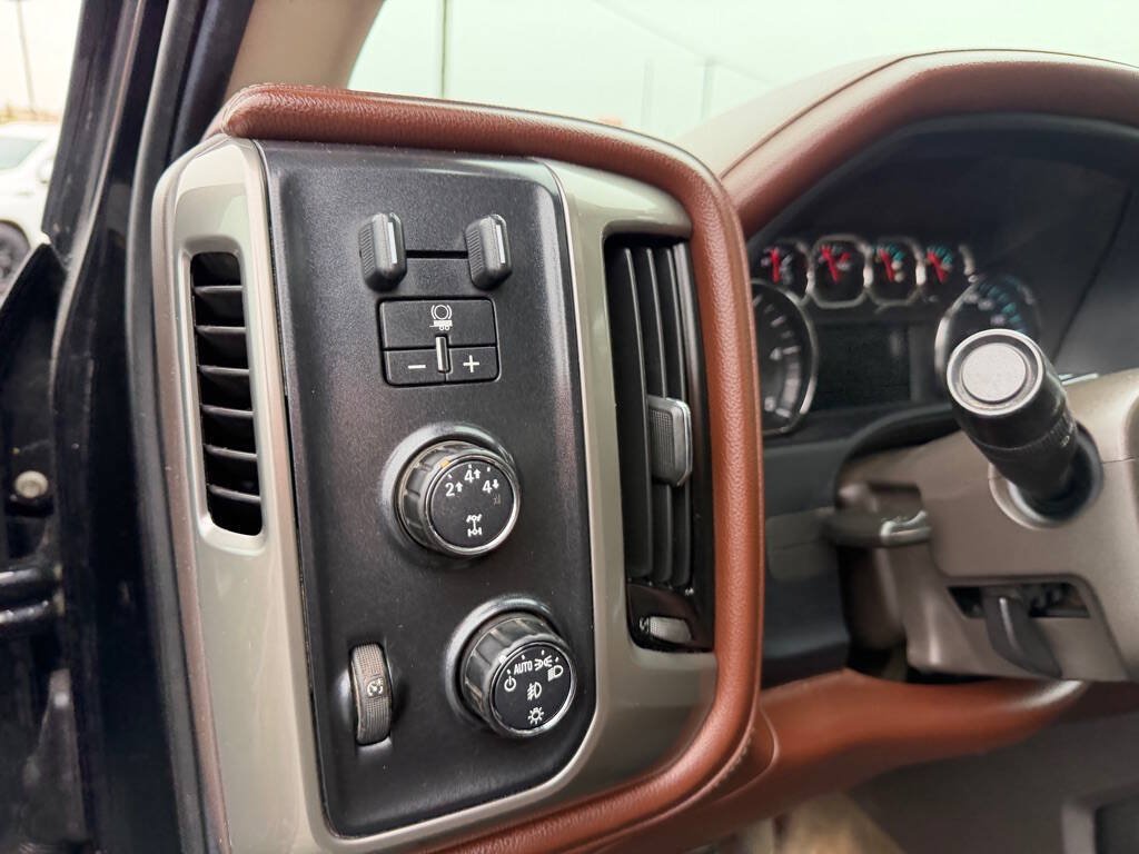 Used 2016 Chevrolet Silverado 2500 High Country w/ High Country Premium Package AWD/4WD image 16