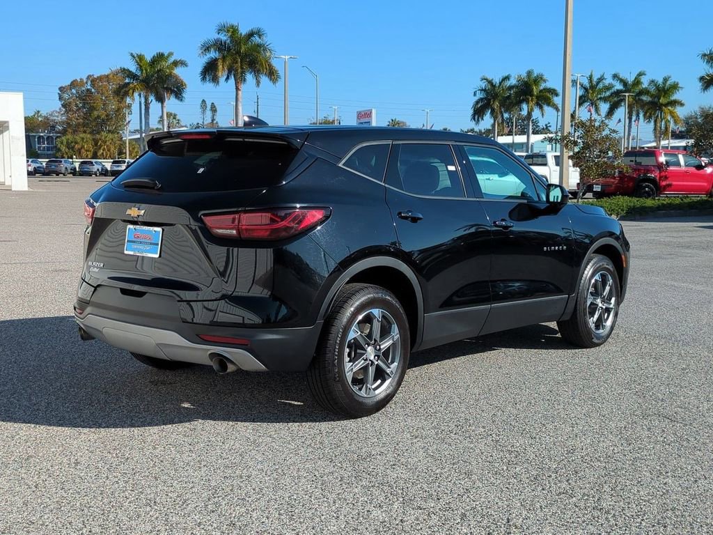 Used 2023 Chevrolet Blazer LT image 5