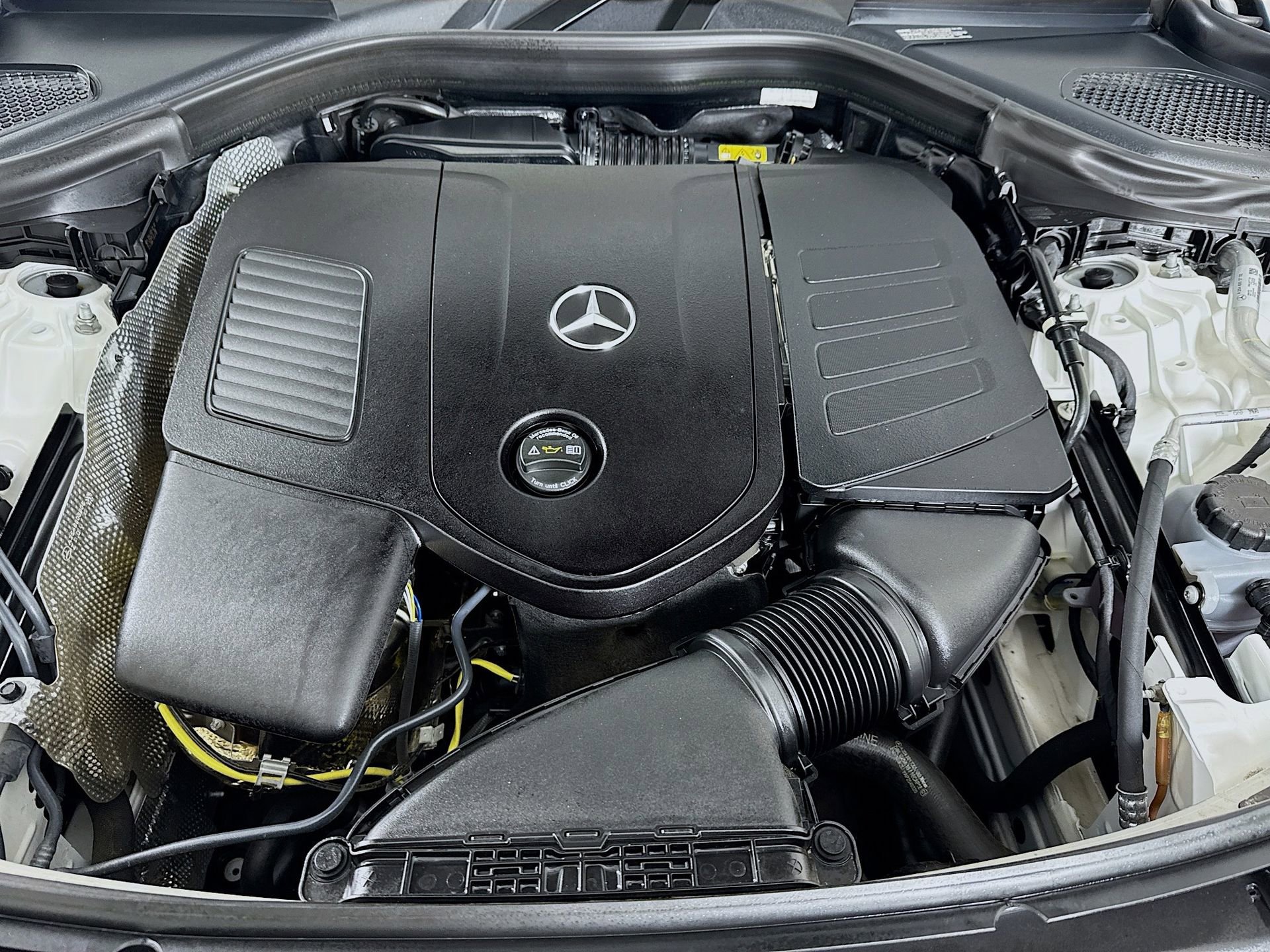 Certified 2025 Mercedes-Benz GLC 300 image 30