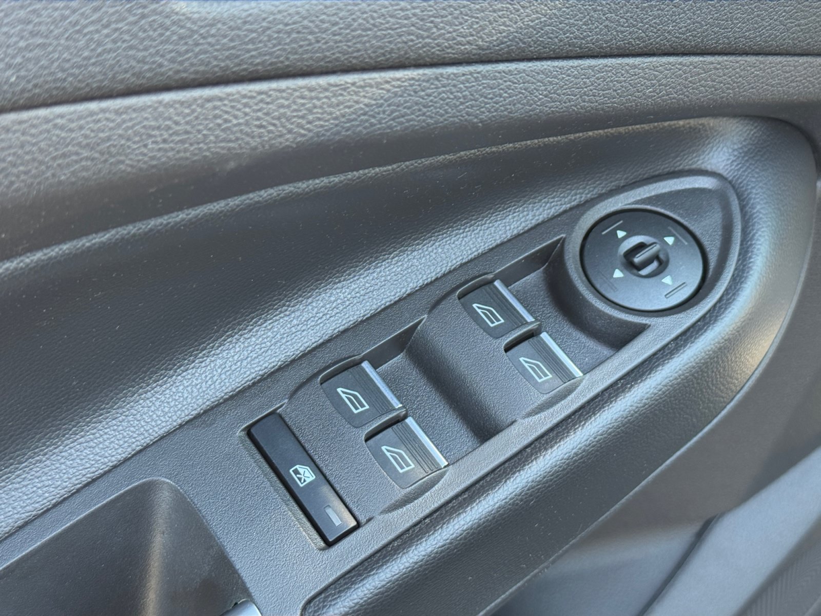 Used 2019 Ford Escape SE AWD/4WD image 17