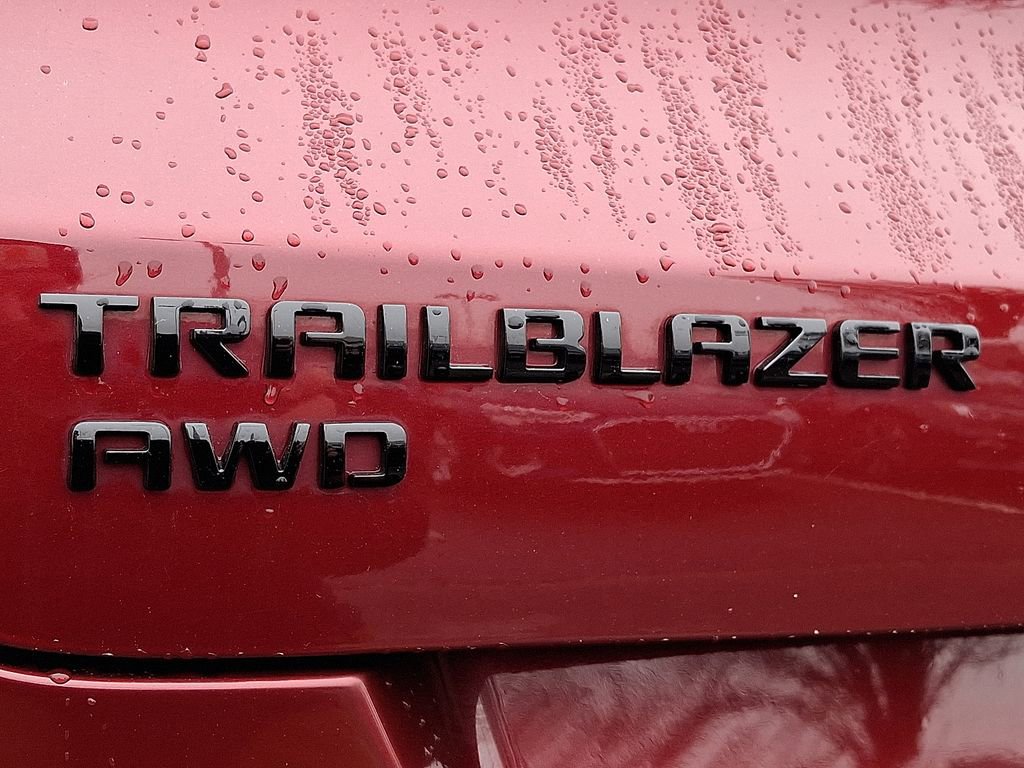 Used 2024 Chevrolet TrailBlazer RS w/ Driver Confidence Package image 30