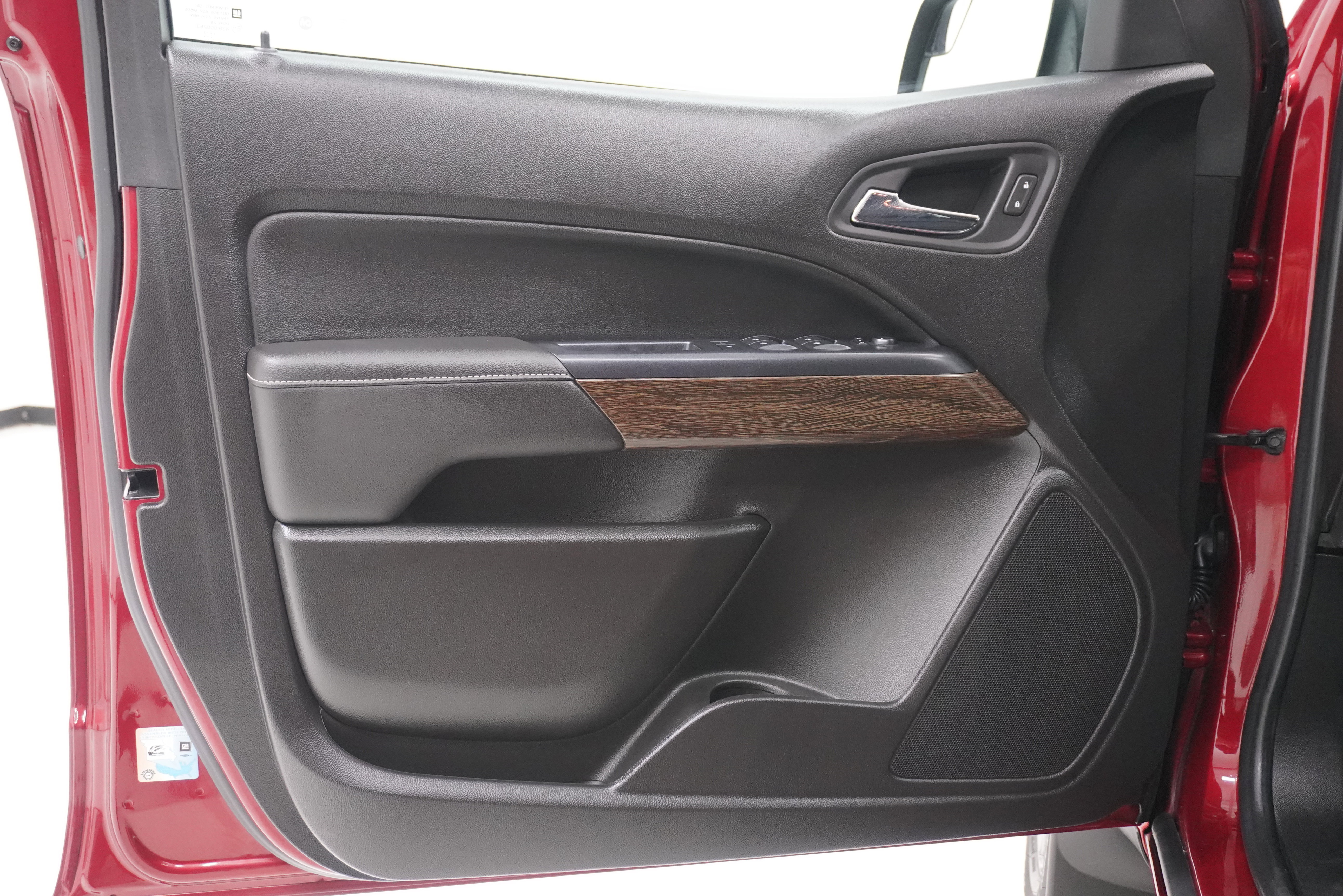Used 2017 GMC Canyon Denali image 13