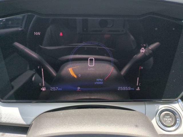 Used 2025 Chevrolet Trax LT w/ LT Convenience Package FWD image 30