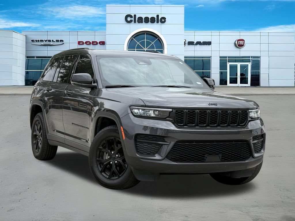 Used 2023 Jeep Grand Cherokee Altitude AWD/4WD image 1