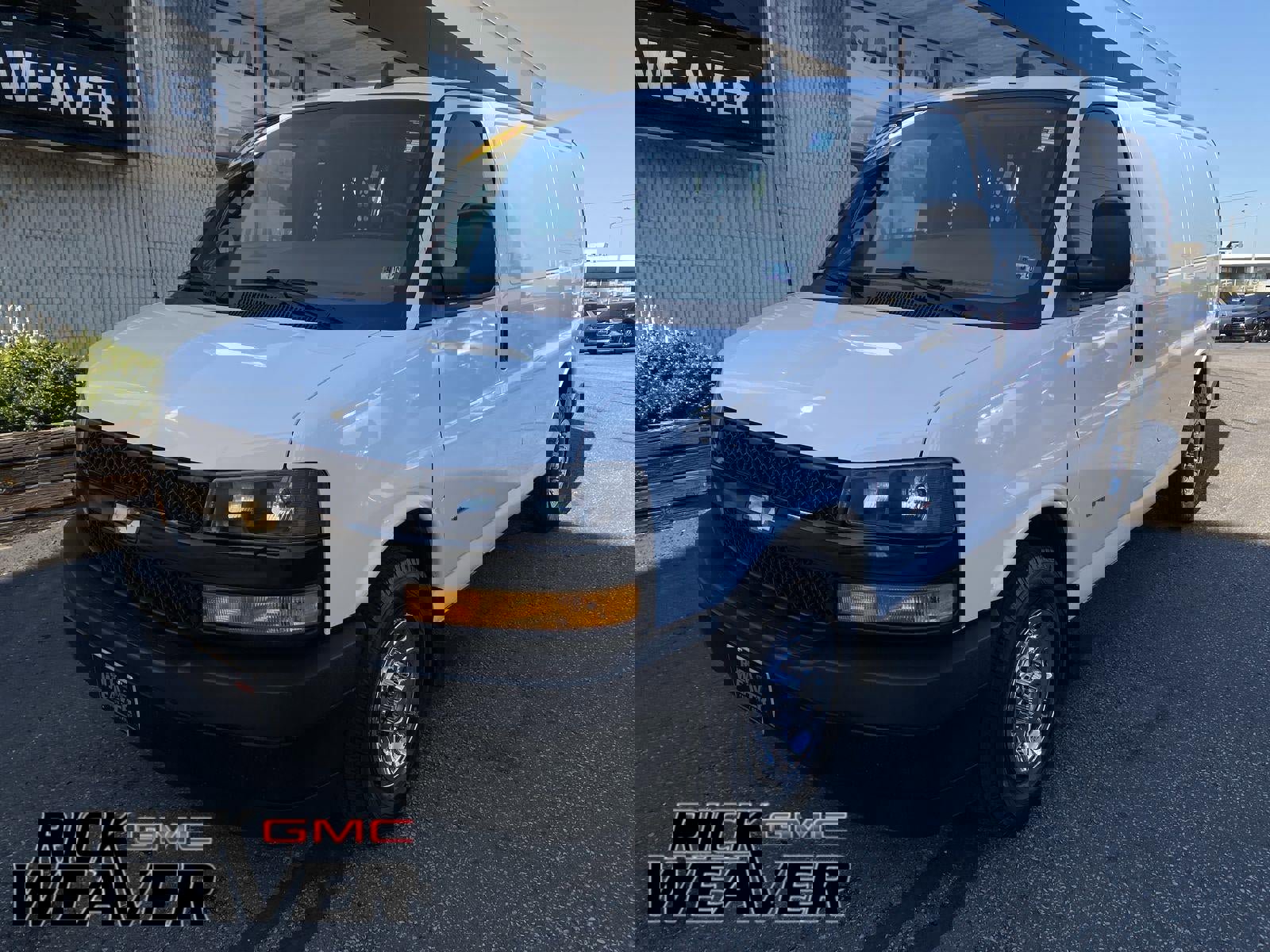 Used 2018 Chevrolet Express 2500 w/ Driver Convenience Package image 1