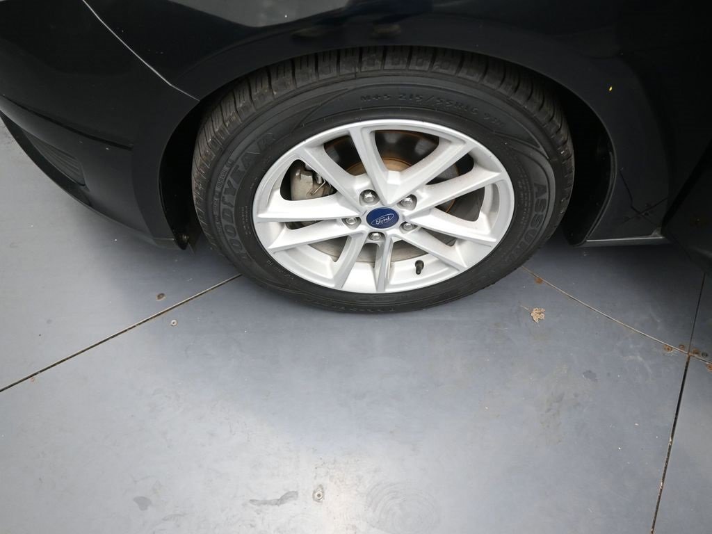 Used 2018 Ford Focus SE image 38