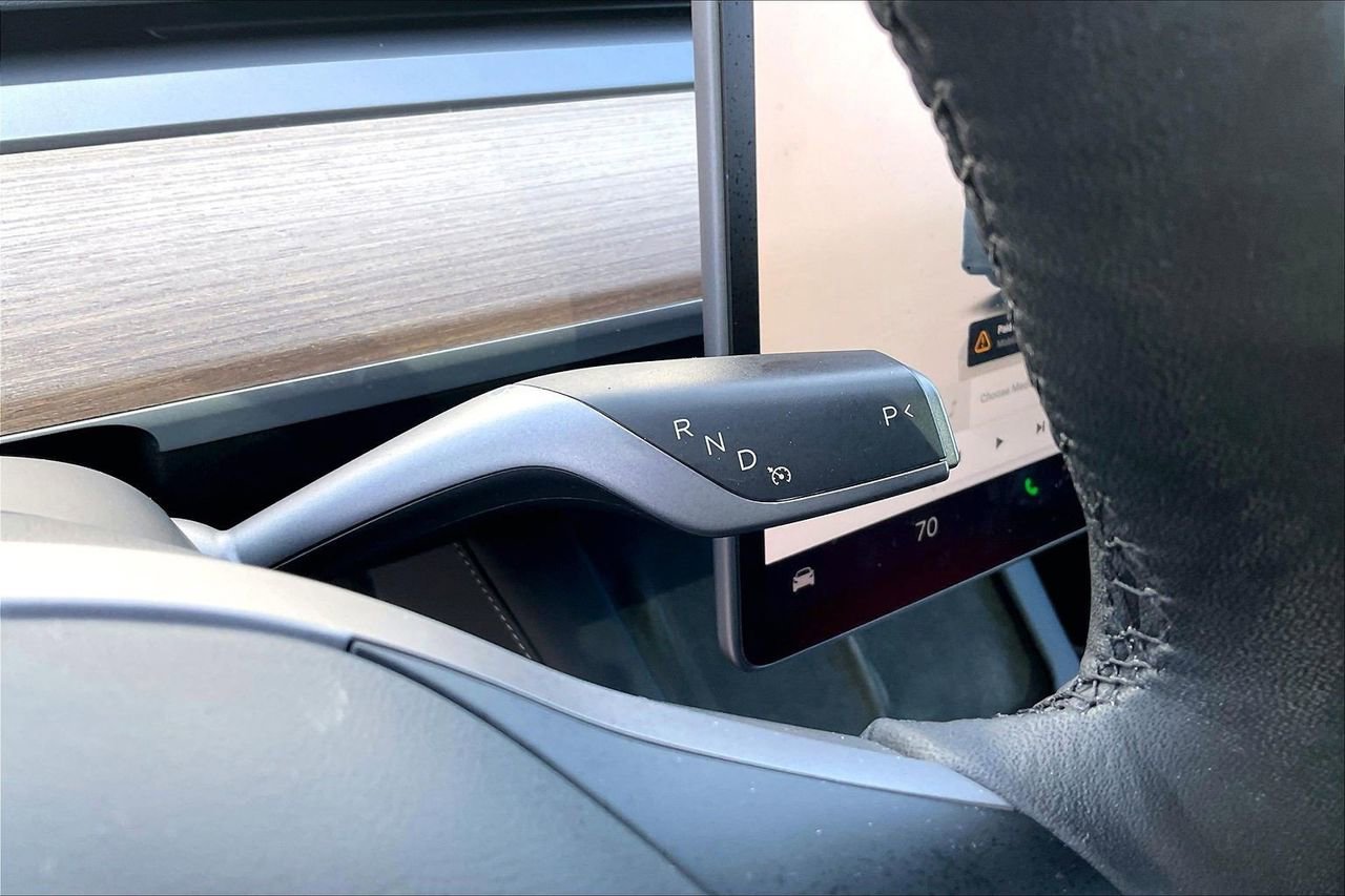 Used 2024 Tesla Model Y Performance image 33