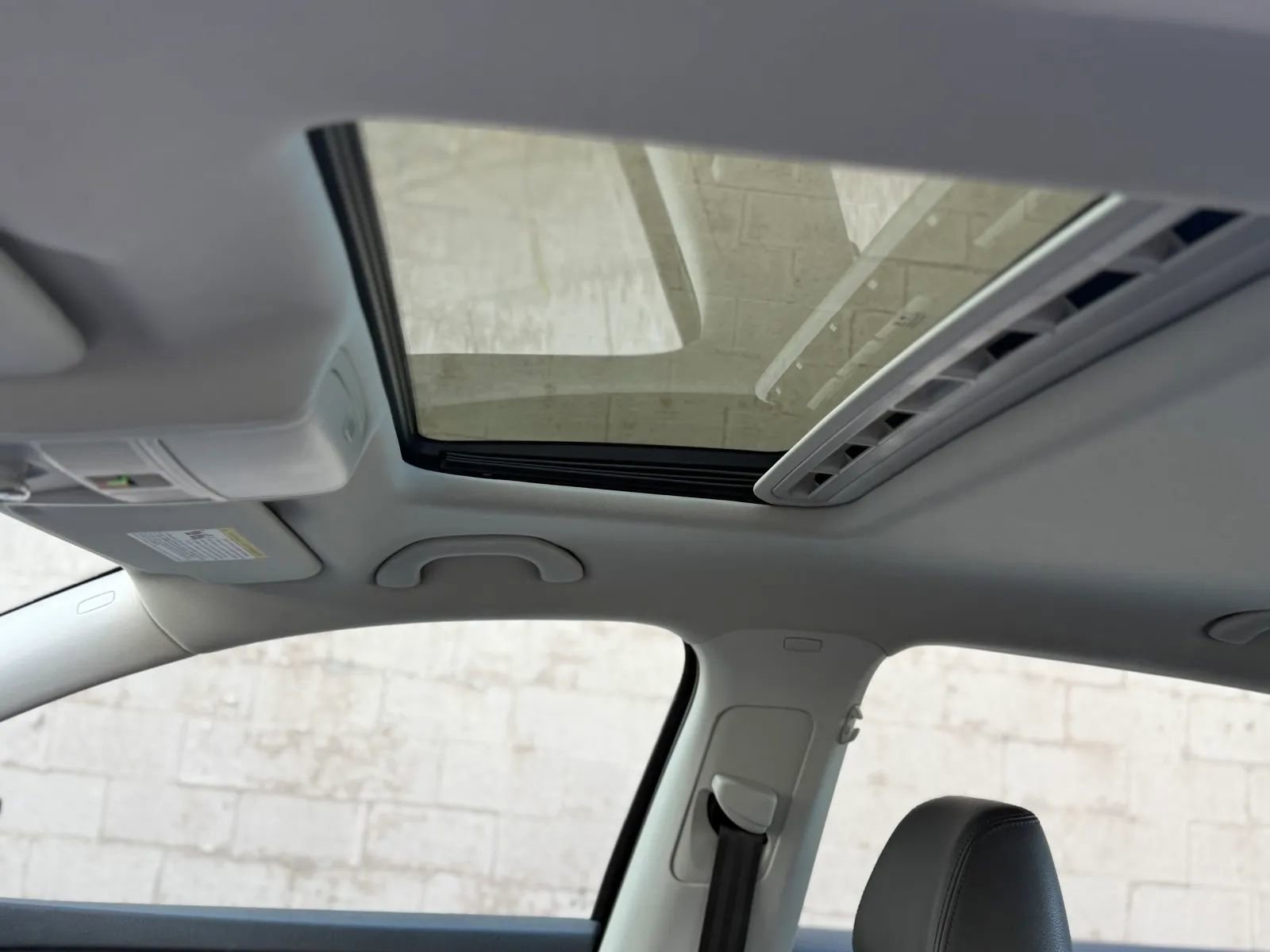 Used 2018 Volkswagen Passat 3.6 SEL Premium image 14