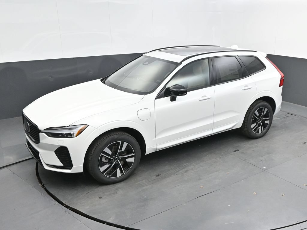 New 2026 Volvo XC60 T8 Core w/ Climate Package AWD/4WD image 24