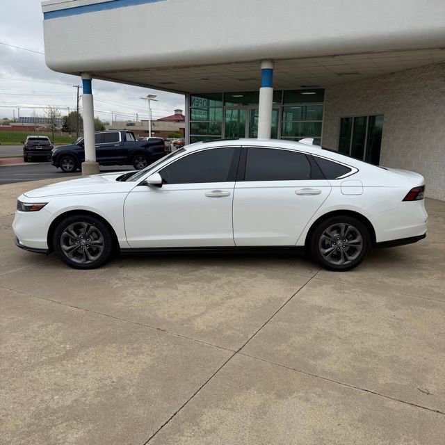 Used 2023 Honda Accord EX image 2