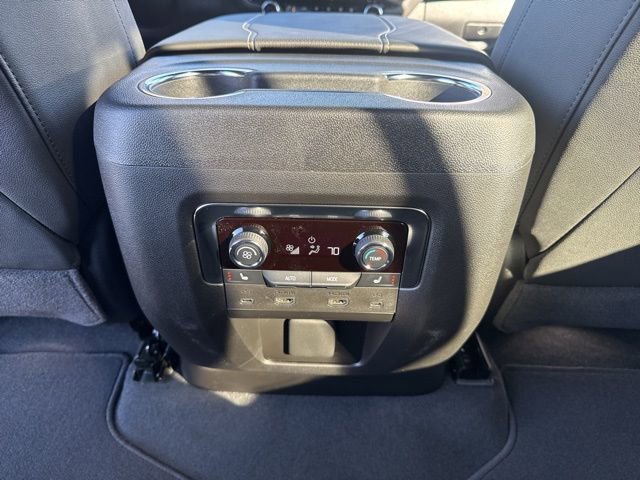 New 2026 Chevrolet Suburban Premier image 23