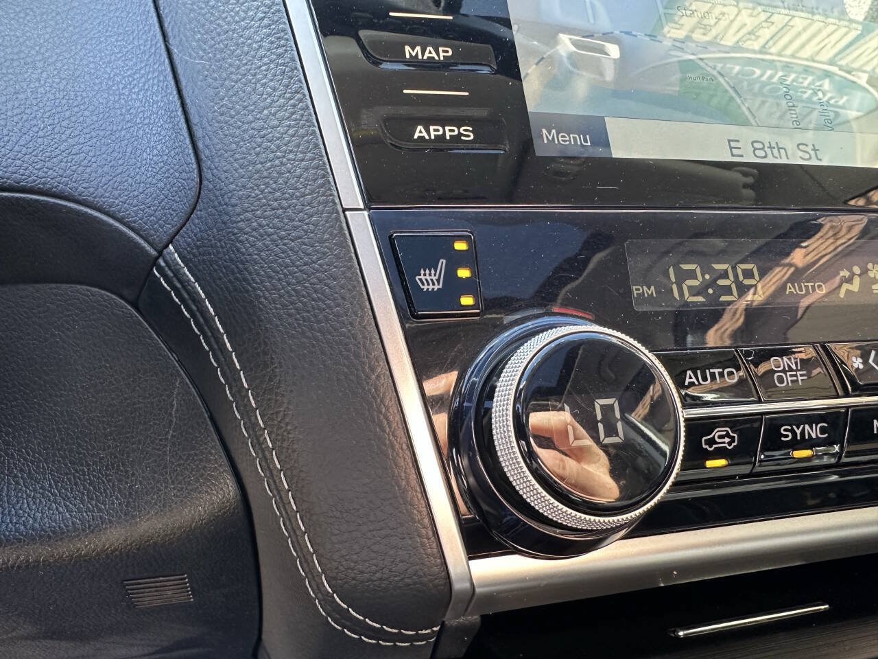 Used 2019 Subaru Outback 2.5i Premium AWD/4WD image 2