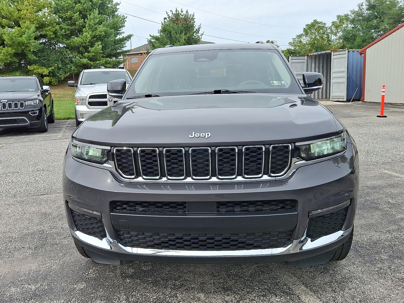 Used 2023 Jeep Grand Cherokee L Limited w/ Trailer Tow Group (B) image 3