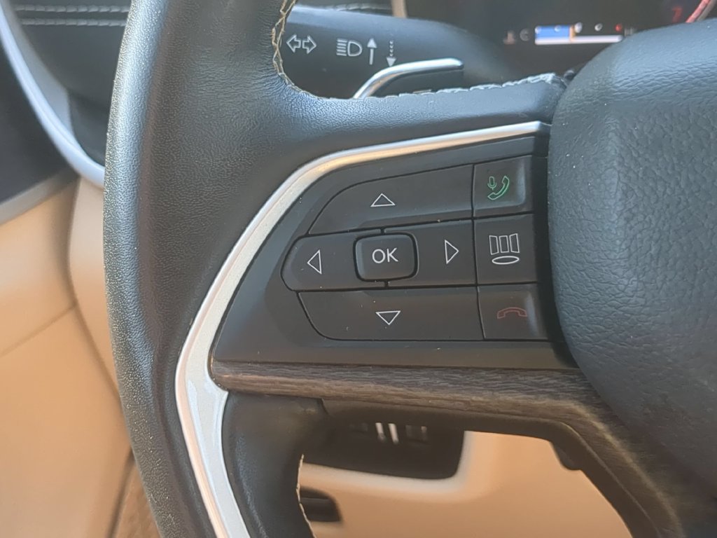 Used 2022 Jeep Grand Cherokee L Limited w/ Luxury Tech Group II AWD/4WD image 18