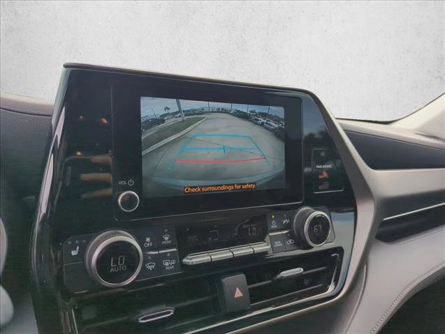 Used 2023 Toyota Highlander XLE image 8