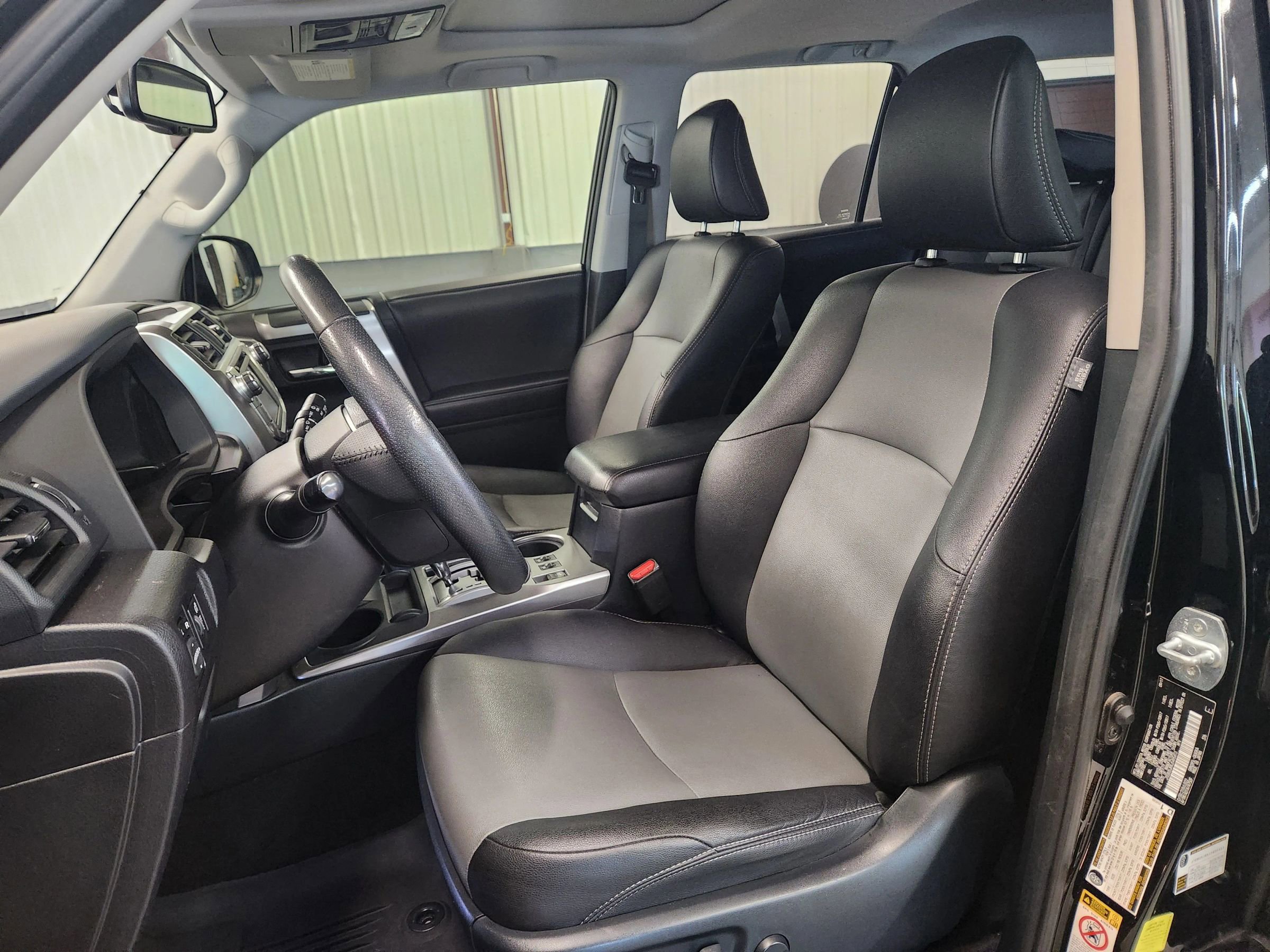 Used 2018 Toyota 4Runner SR5 Premium image 4