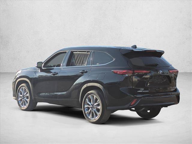 Used 2022 Toyota Highlander Limited FWD image 6