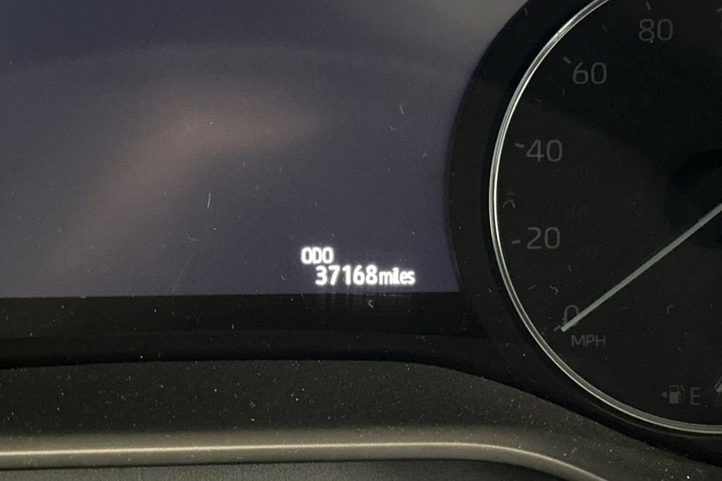 Used 2023 Toyota Sienna Limited image 26