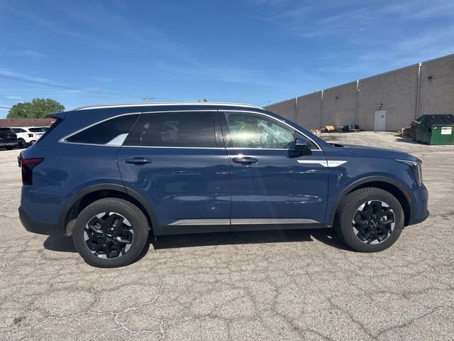 Certified 2024 Kia Sorento S w/ Panoramic Sunroof Package AWD/4WD image 2
