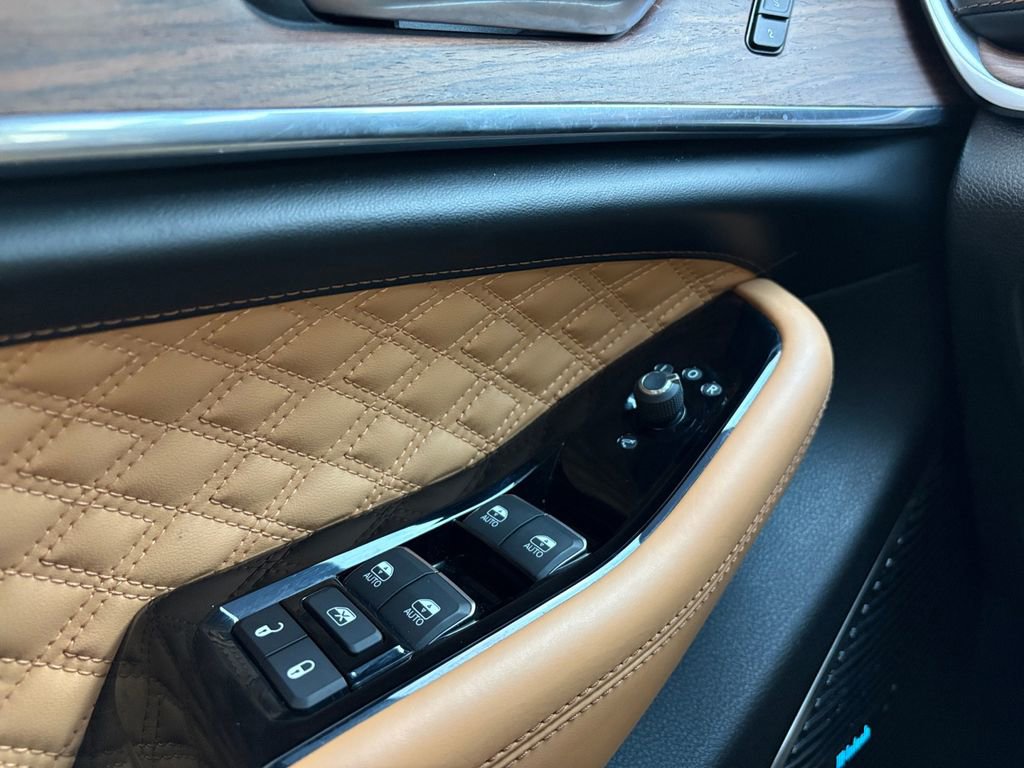 Used 2023 Jeep Grand Cherokee L Summit w/ Advanced Protech Group IV image 13