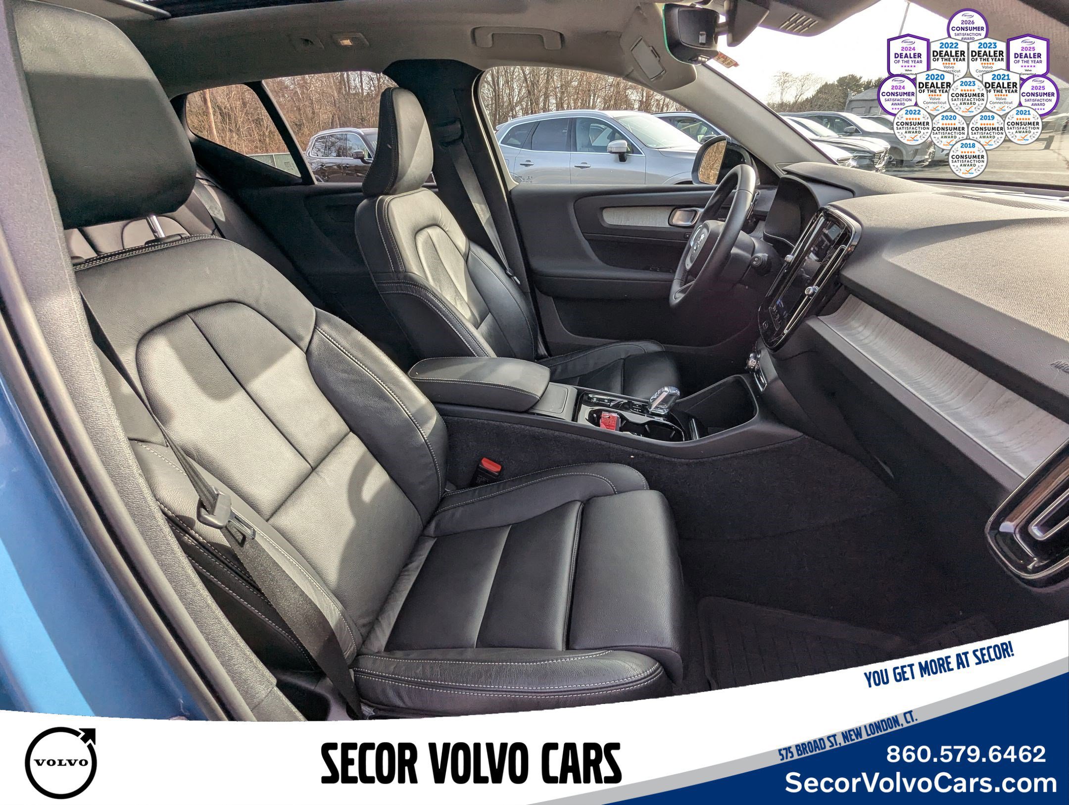 Certified 2023 Volvo XC40 B5 Ultimate w/ Protection Package Premier image 25