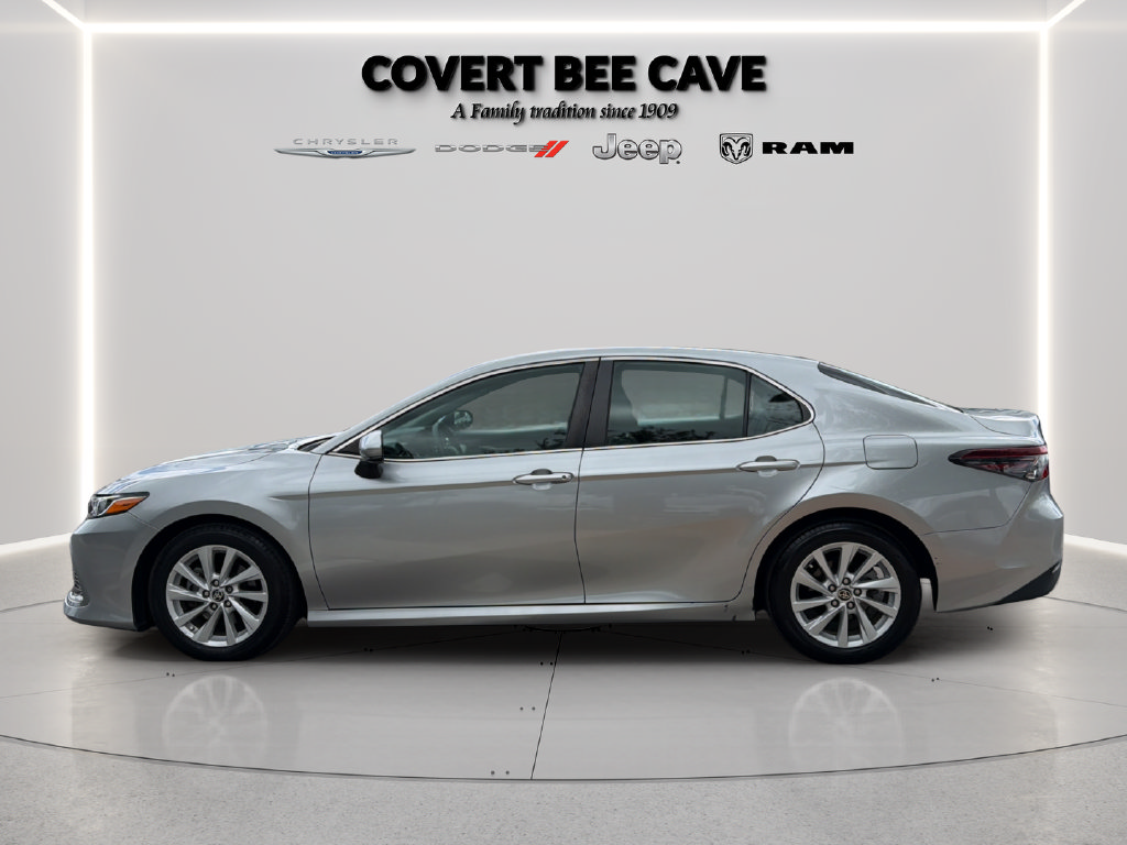 Used 2021 Toyota Camry LE FWD image 4