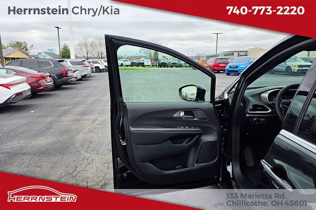 New 2026 Chrysler Voyager LX FWD image 14