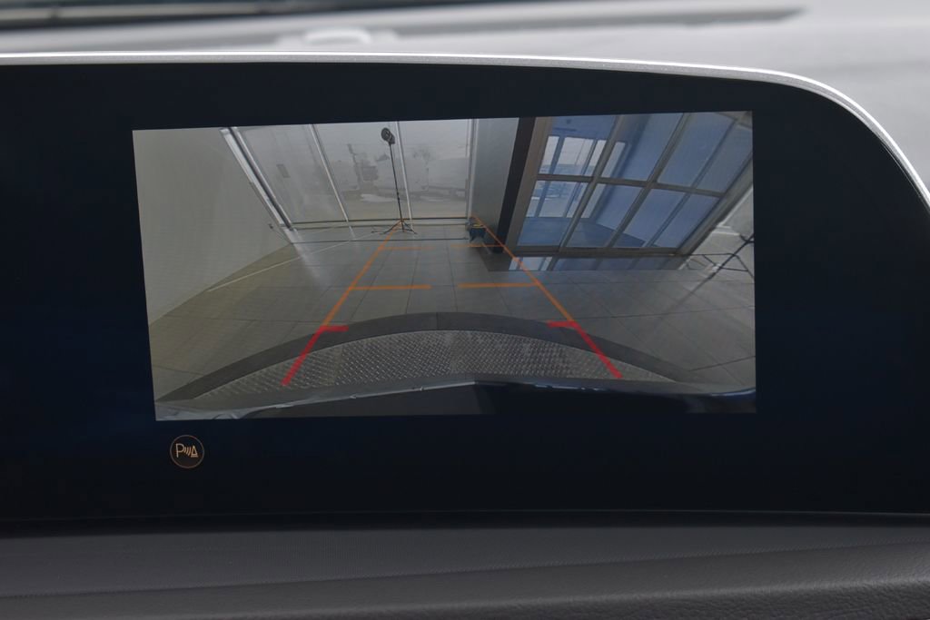 Used 2024 Cadillac XT4 Luxury w/ Cold Weather Package image 21