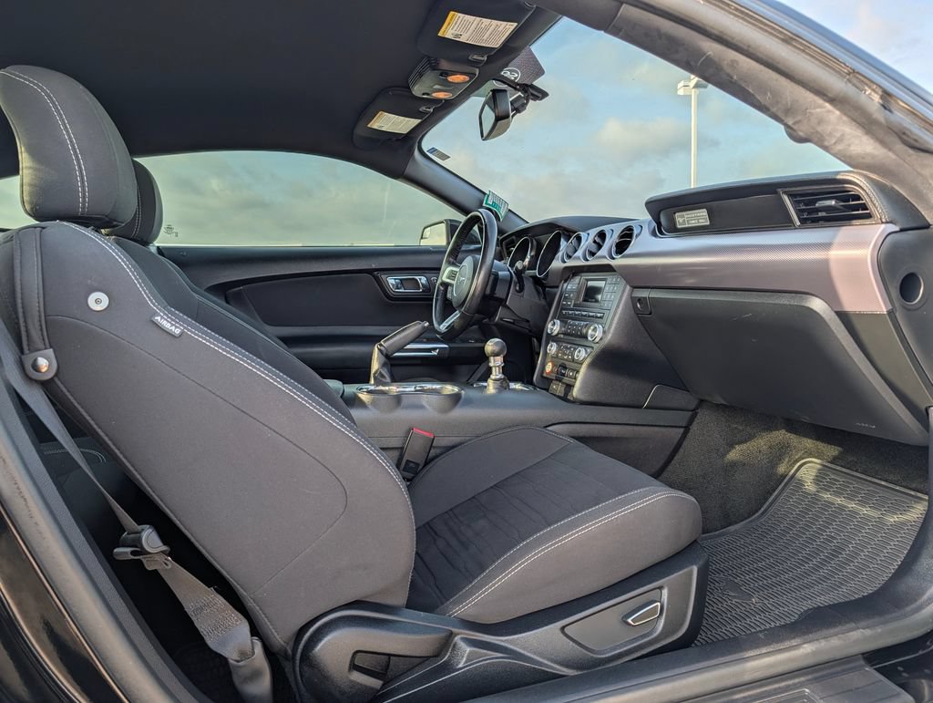 Used 2016 Ford Mustang GT RWD image 12