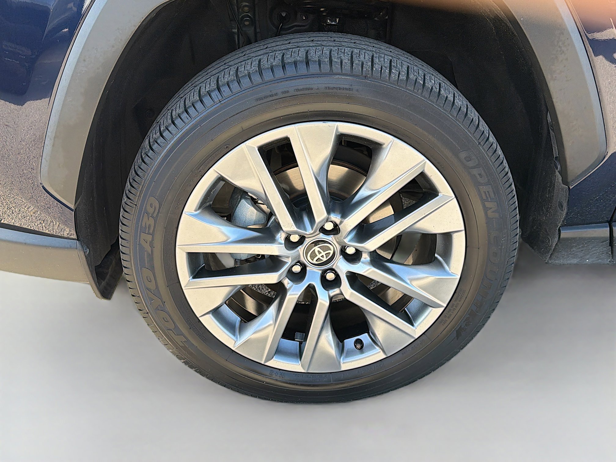 Used 2023 Toyota RAV4 XLE Premium image 43