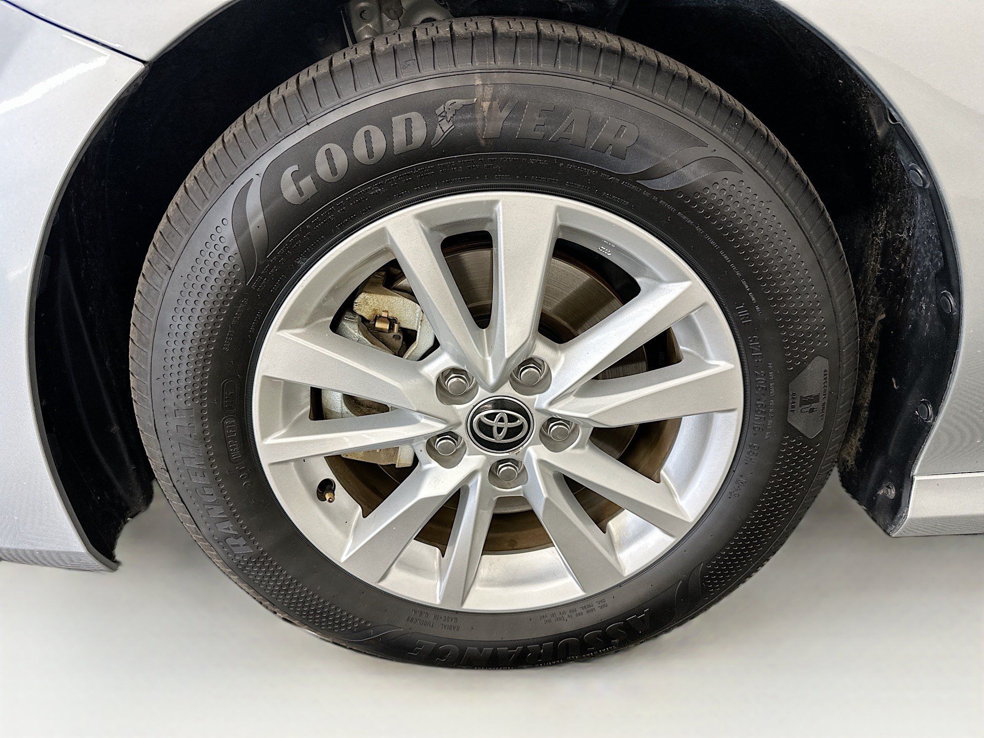 Used 2026 Toyota Camry LE FWD image 35
