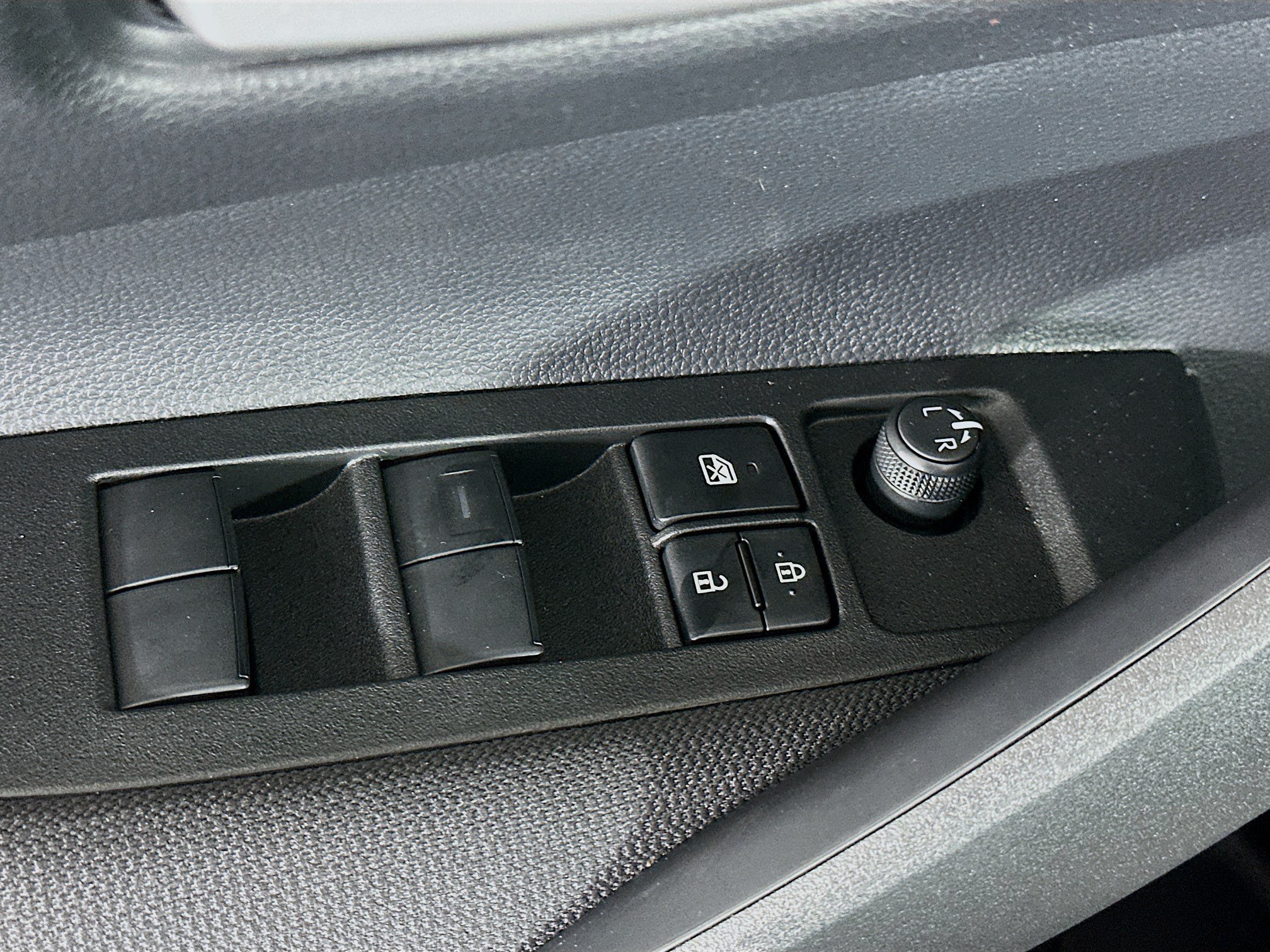 Used 2026 Toyota Corolla SE FWD image 15
