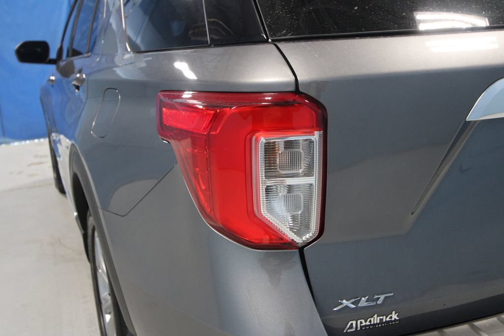 Used 2022 Ford Explorer XLT w/ Equipment Group 202A RWD image 37